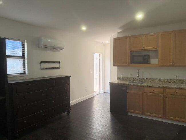 2220 N 55th Ave, Unit 1