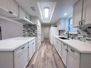8818 Grape St in Houston, TX - Building Photo - Building Photo