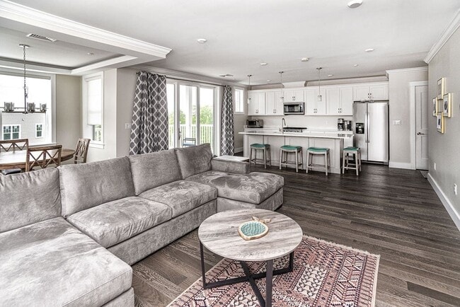 property at 5 Longview Dr