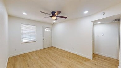 614 W Heard St in Cleburne, TX - Building Photo - Building Photo