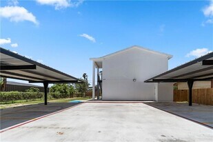 418 N 3rd St, Unit 2 in Donna, TX - Building Photo