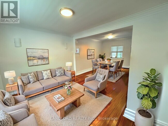 property at 5 Lanbrooke Ave