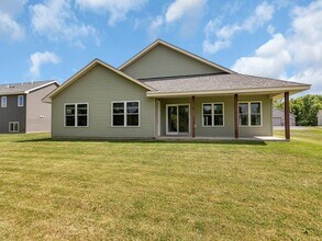 980 Acacia Dr S in Annandale, MN - Building Photo - Building Photo