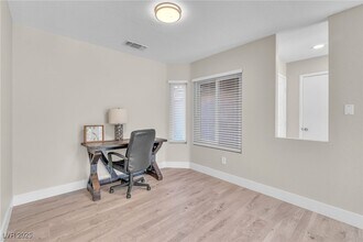 2312 Fairbourne Way in Henderson, NV - Building Photo - Building Photo