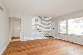 6910 Groveland Dr in St. Louis, MO - Building Photo - Building Photo