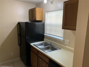 2302 S Maki Rd in Plant City, FL - Building Photo - Building Photo