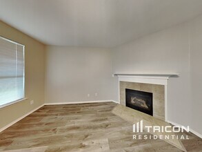 1470 Waldrop Dr in Lancaster, TX - Building Photo - Building Photo