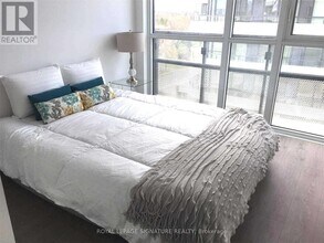 99 The Donway W in Toronto, ON - Building Photo - Building Photo