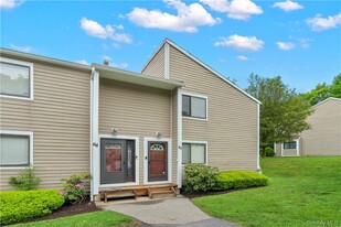 67 Park Dr in Mt Kisco, NY - Building Photo