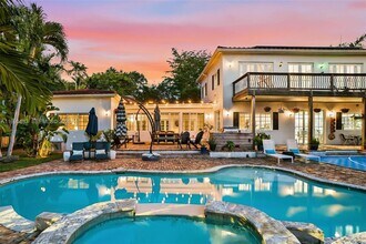 9636 NE 5th Avenue Rd in Miami Shores, FL - Building Photo - Building Photo