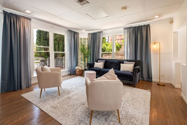 315 S Highland Ave-Unit -ID1042756P in Los Angeles, CA - Building Photo - Building Photo