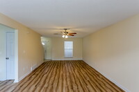 4873 Ridge Walk Ln in Memphis, TN - Foto de edificio - Building Photo