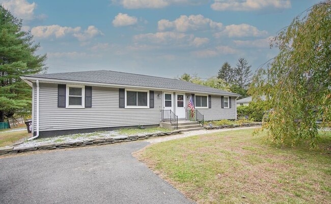 property at 1133-1135-1135 N Westfield St