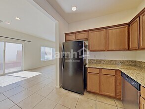 1020 Maple Pines Ave in North Las Vegas, NV - Building Photo - Building Photo