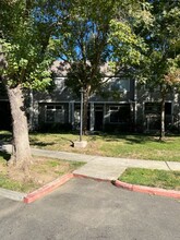 3123 Woods Cir in Davis, CA - Building Photo - Building Photo