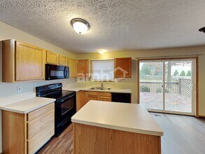 1840 Pine Grove Pl in Lancaster, OH - Building Photo - Building Photo