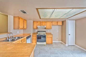 3771 Shirebrook Dr in Las Vegas, NV - Foto de edificio - Building Photo