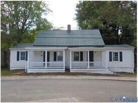 21506 Pannill St in Ettrick, VA - Building Photo