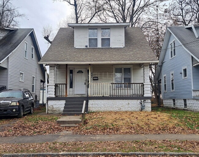 property at 844 S 33rd St