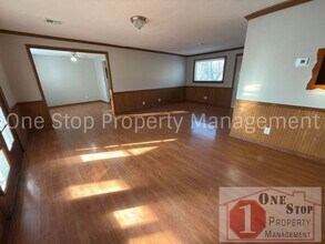 9301 E 69th Terrace in Raytown, MO - Building Photo - Building Photo