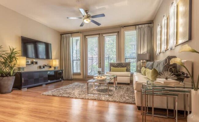 15300 Cutten Rd in Houston, TX - Building Photo - Building Photo