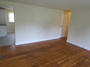 1526 River Bend Rd in Columbus, OH - Building Photo - Building Photo