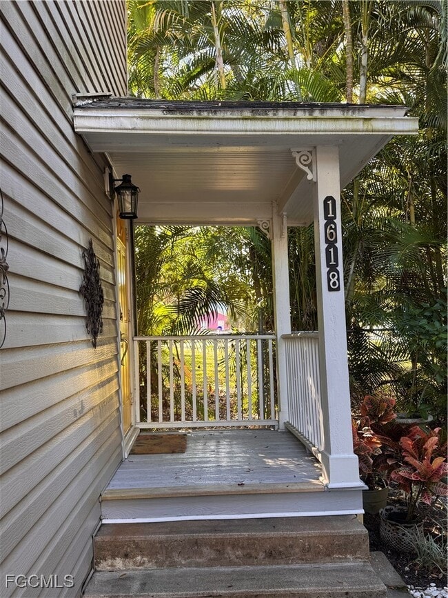 property at 1618 Woodford Ave