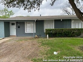 275 Brandywine Ave in San Antonio, TX - Building Photo