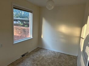 1420 W Ash St in Leland Grove, IL - Building Photo - Building Photo