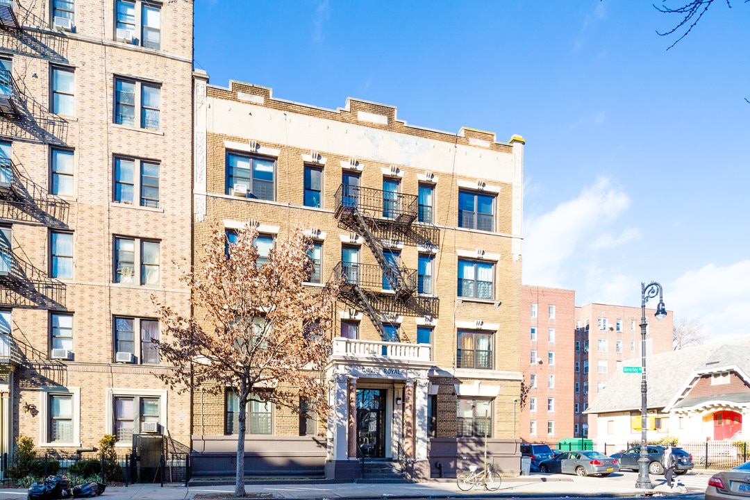 1819 BEVERLY RD in Brooklyn, NY - Foto de edificio