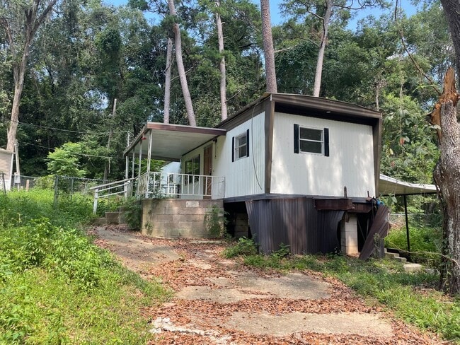 property at 1423 Rita Rd