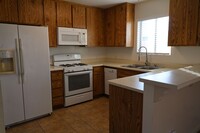 1325 N El Prado St in Ridgecrest, CA - Building Photo - Building Photo