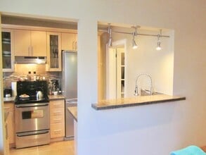 922 Bathurst St in Toronto, ON - Building Photo - Building Photo