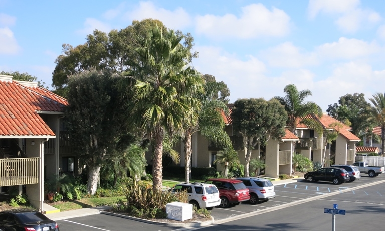 7624 Bay Dr in Huntington Beach, CA - Building Photo