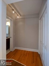 618 W Patterson Ave, Unit 508 in Chicago, IL - Building Photo - Building Photo