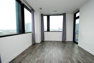 1211 Caroline St in Houston, TX - Building Photo - Building Photo