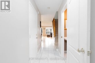 537 Heddle Crescent in Newmarket, ON - Building Photo - Building Photo