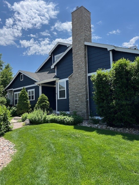 1519 Waterfront Dr in Windsor, CO - Building Photo