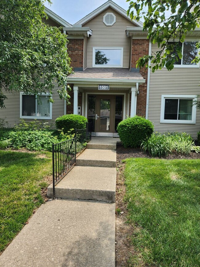 1501 Lake Pointe Way in Centerville, OH - Building Photo - Building Photo