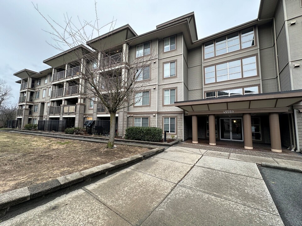 45559-45559 Yale Rd in Chilliwack, BC - Building Photo