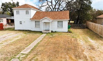 508 N Madison St in Madisonville, TX - Building Photo
