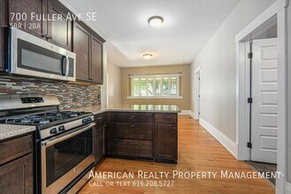 700 Fuller Ave SE in Grand Rapids, MI - Building Photo - Building Photo