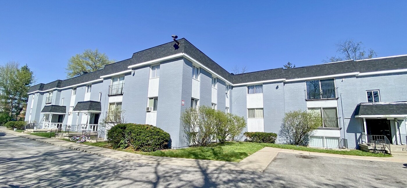 LINDEN GARDEN APARTMENTS in Cincinnati, OH - Building Photo