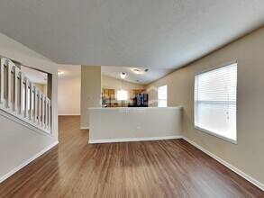 51 Clearview Ln in Franklin, OH - Foto de edificio - Building Photo