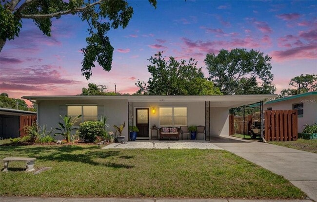 property at 1623 San Mateo Dr