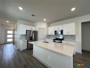 1332 Plymouth St in San Marcos, TX - Building Photo - Building Photo