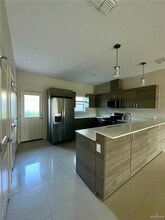 19 Newport Ave in Edinburg, TX - Building Photo - Building Photo