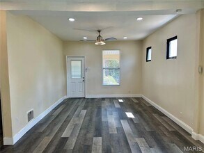 8201 Church Dr in St. Louis, MO - Foto de edificio - Building Photo