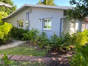 1529 Arthur St, Unit #2 in Hollywood, FL - Building Photo - Building Photo