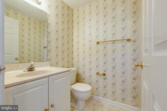 7805 Edmunds Way in Elkridge, MD - Building Photo - Building Photo